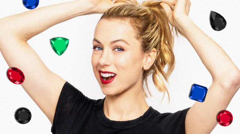 Iliza Shlesinger Doesn’t Need You To Worry About Her Prenatal Pilates Routine