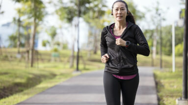 Want To Run a Mile Without Stopping? These 12 Tips Will Get You There
