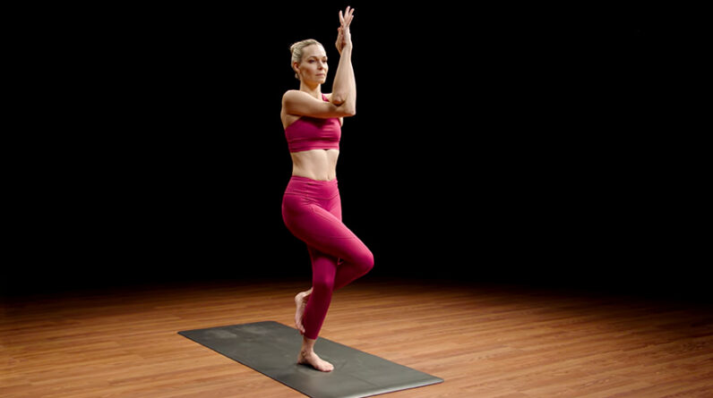 How to Do Eagle Pose in Yoga (Garudasana)