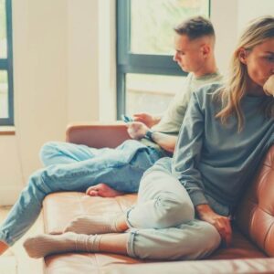 how to deal with an emotionally unavailable man