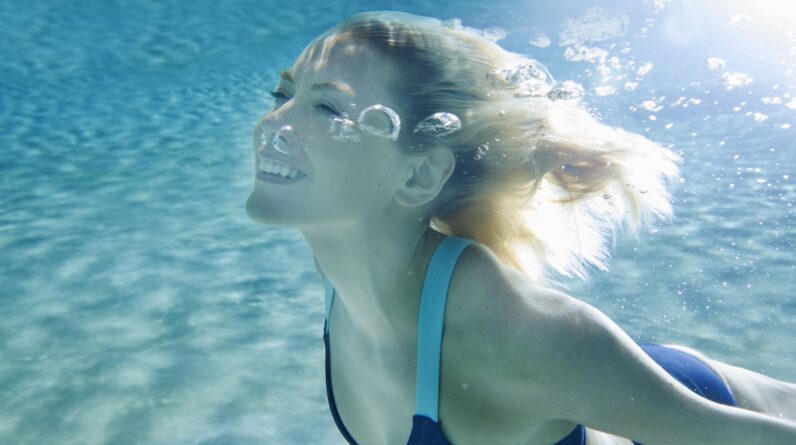 How Bad Is It Really to Open Your Eyes Underwater When Swimming?