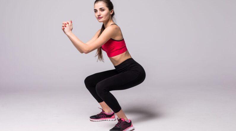 Do jump squats right to build strength and lose weight!