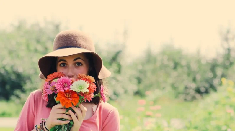 15 Secrets of Happy People to Adopt in Your Own Life