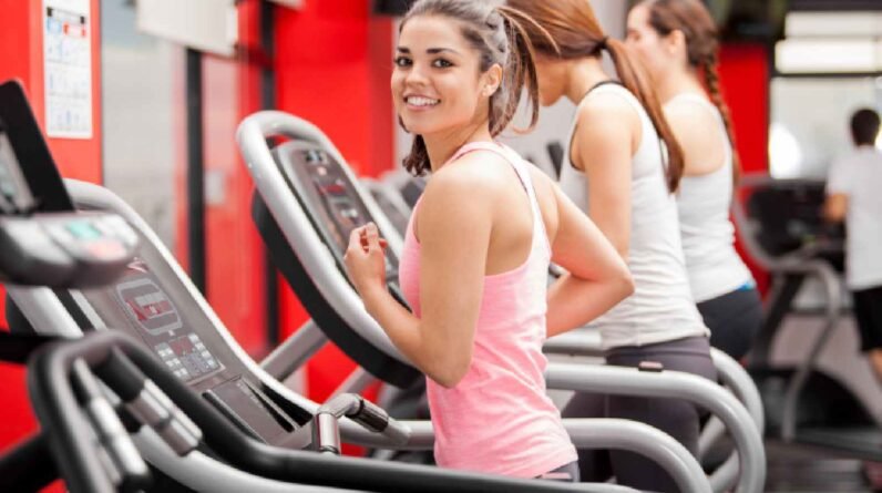 12-3-30 treadmill workout: Incline walking better than running for fat loss, reveals a study