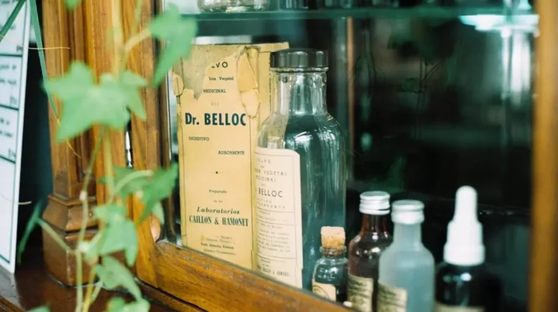 15 Alternative Medicine Books: A Closer Look At Natural Remedies