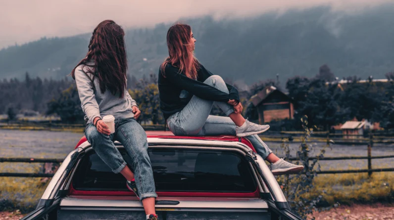 4 Signs of a Healthy Friendship & 6 Ways to Tell a Bad One