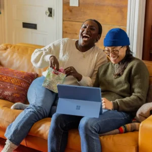 6 Sweet Apps for Finding Friends & Making Connections