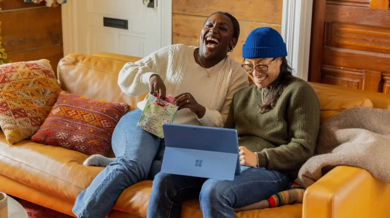 6 Sweet Apps for Finding Friends & Making Connections