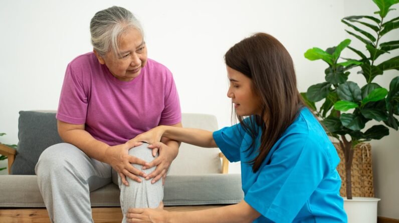 Worried about your parents’ knee pain? 7 expert-recommended exercises for seniors