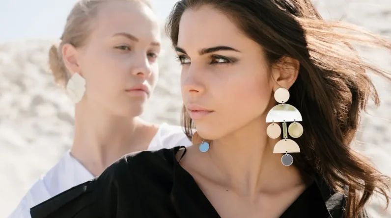 Jealousy: Where Does it Come From & 5 Ways You Can Overcome it