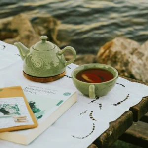 Minimalist Gifts & Breaking Tradition on Gift Giving Culture